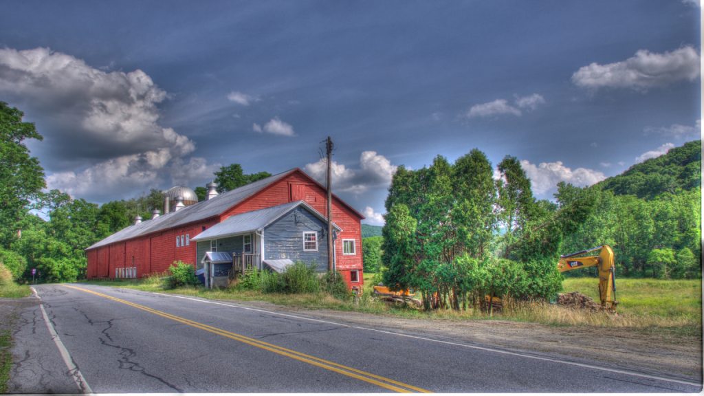 BROOKS BARN on road MAPPED